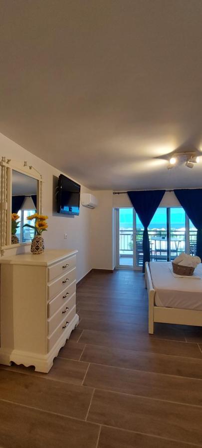 Nefelis Rooms Pori Exterior foto
