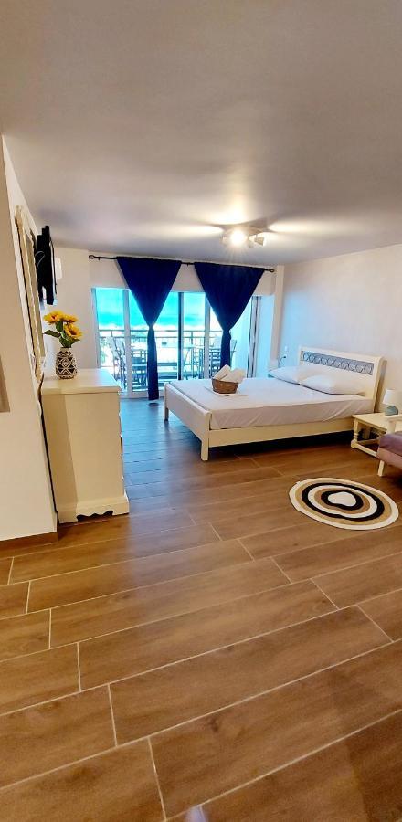 Nefelis Rooms Pori Exterior foto