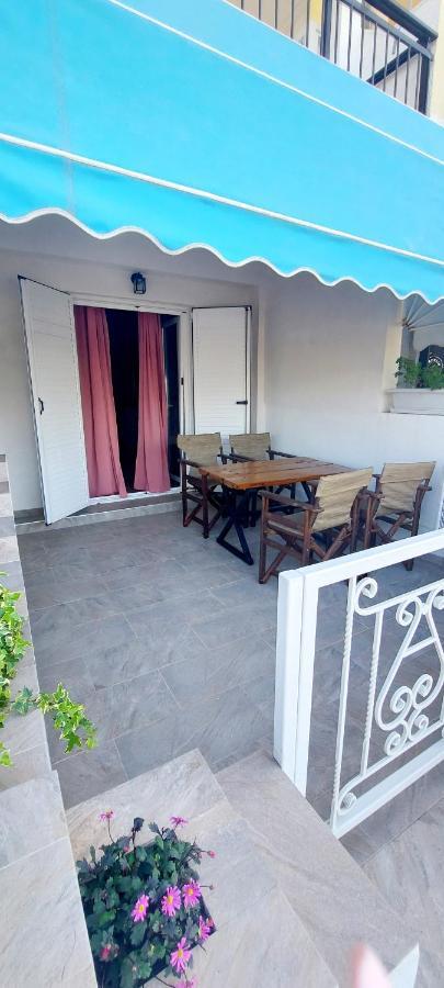 Nefelis Rooms Pori Exterior foto