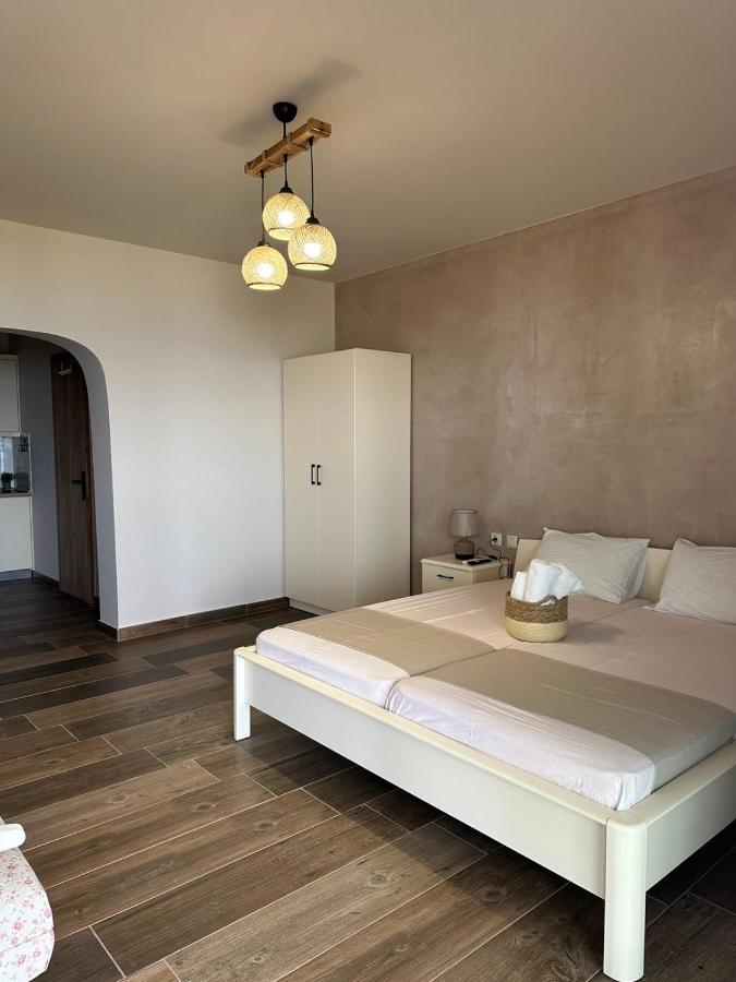 Nefelis Rooms Pori Exterior foto